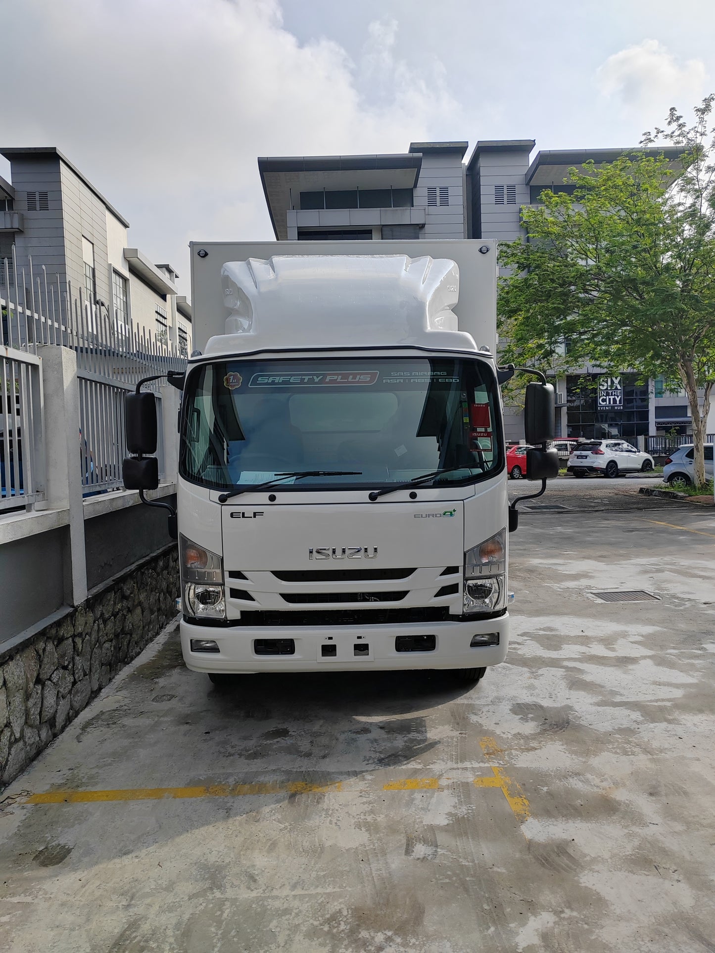 2025 Malaysia ISUZU NPR155 ALUMINIUM BOX VAN