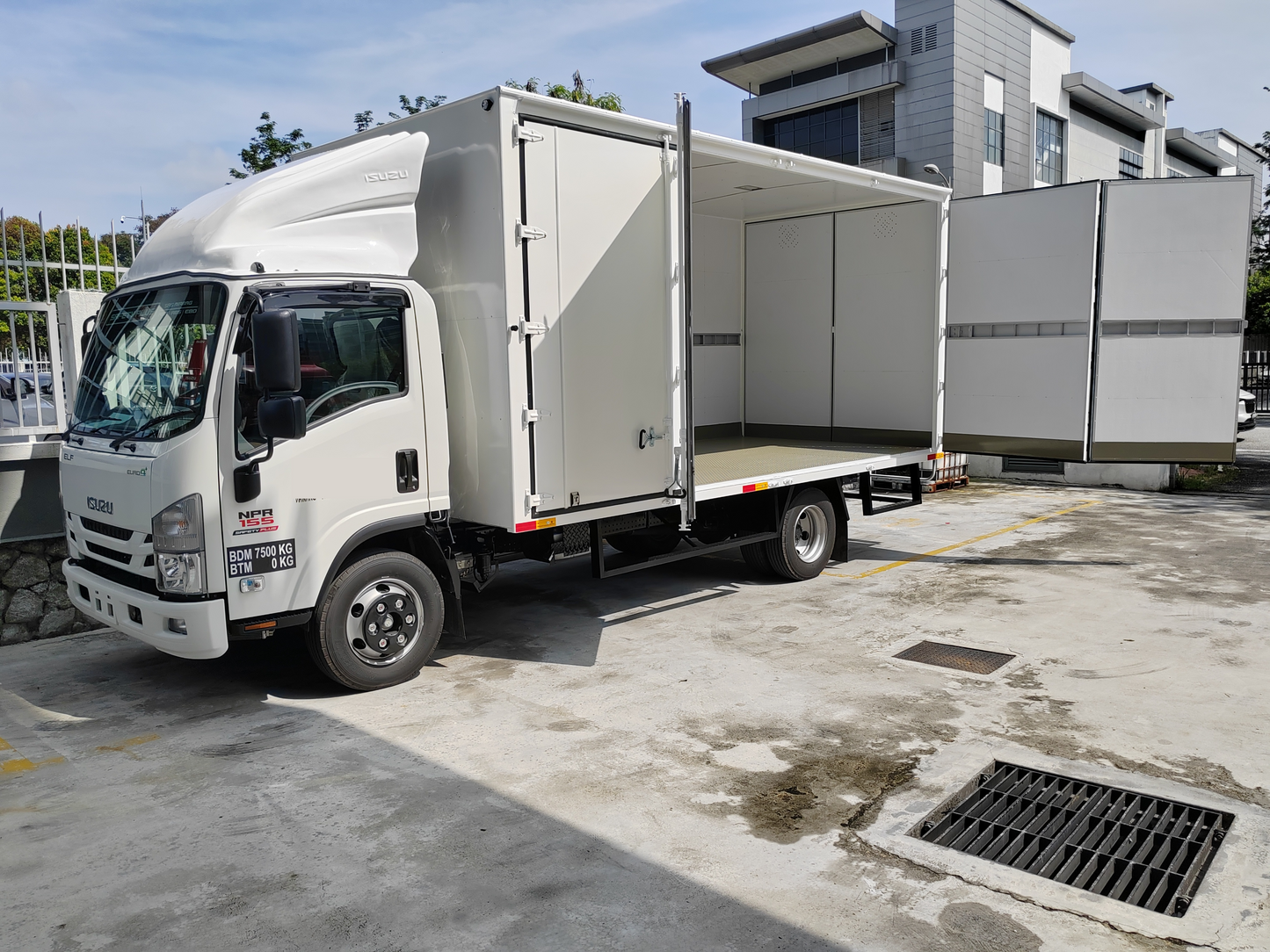 2025 Malaysia ISUZU NPR155 ALUMINIUM BOX VAN